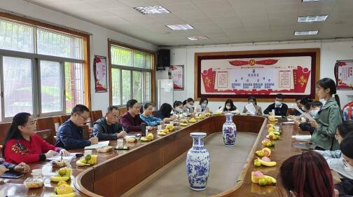 物电学院领导赴启黄中学看望实习生，深化校际合作交流